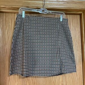 NWT Plaid Mini Skirt - H&M - Size M